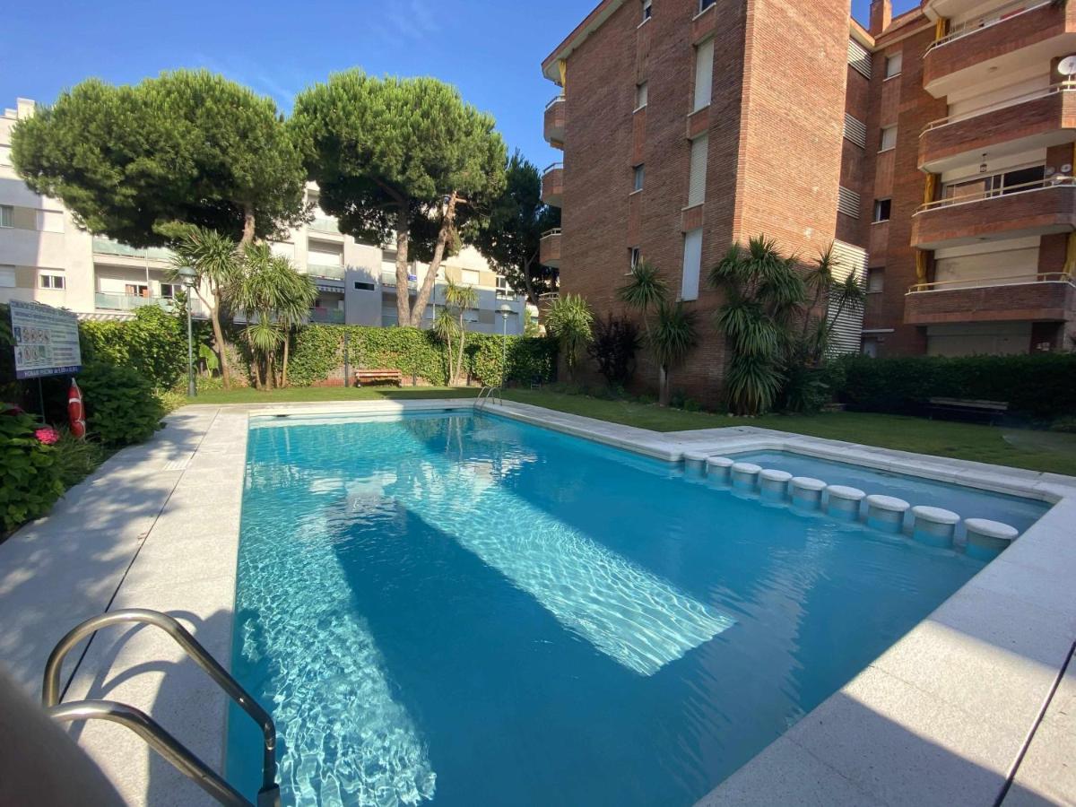 Apartamento Las Antillas con piscina en playa Els Fenals Lloret de Mar Exterior foto