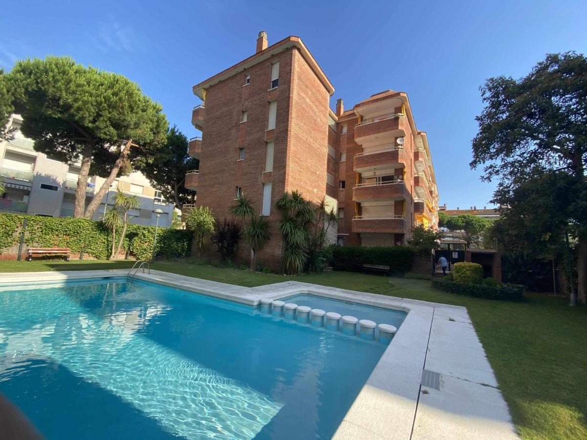Apartamento Las Antillas con piscina en playa Els Fenals Lloret de Mar Exterior foto